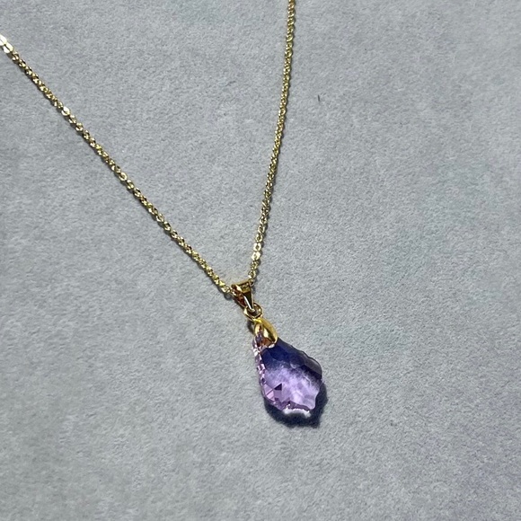Dainty Lavender crystal necklace - Picture 2 of 5